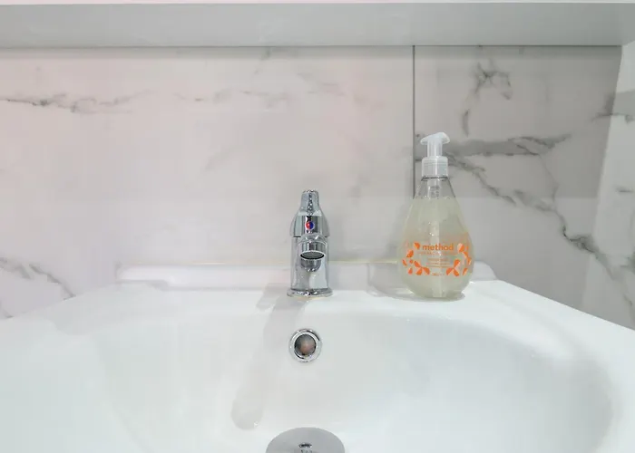 In Shared Kitchen Parking2 - Pass The Keys