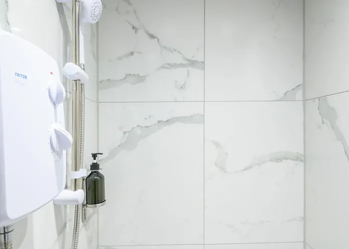 In Shared Kitchen Parking2 - Pass The Keys *