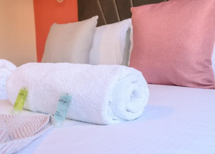 In Shared Kitchen Parking2 - Pass The Keys * Leeds (West Yorkshire)